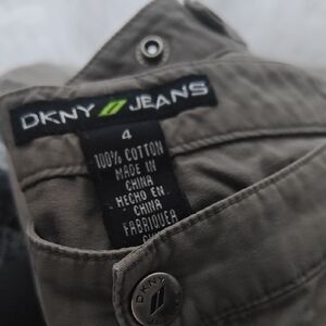 DKNY Capri in Olive Green